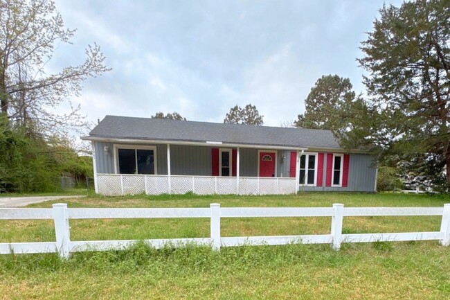 Building Photo - 1005 Jennifer Dr