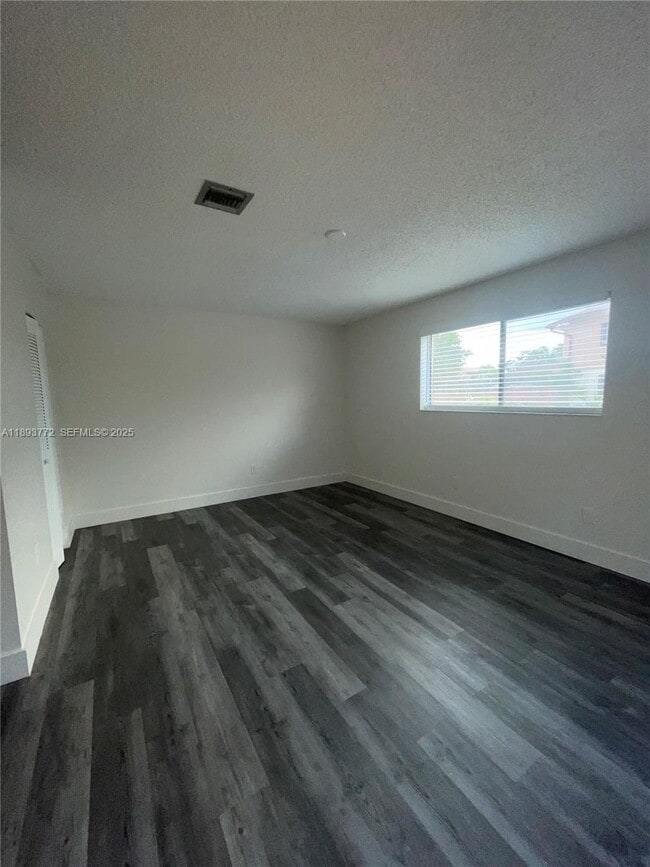 Building Photo - 4300 Landar Dr