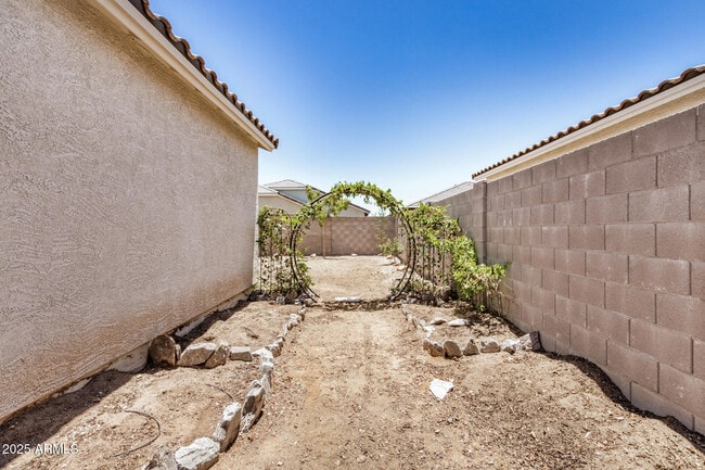 Building Photo - 17729 W Monte Lindo Ln
