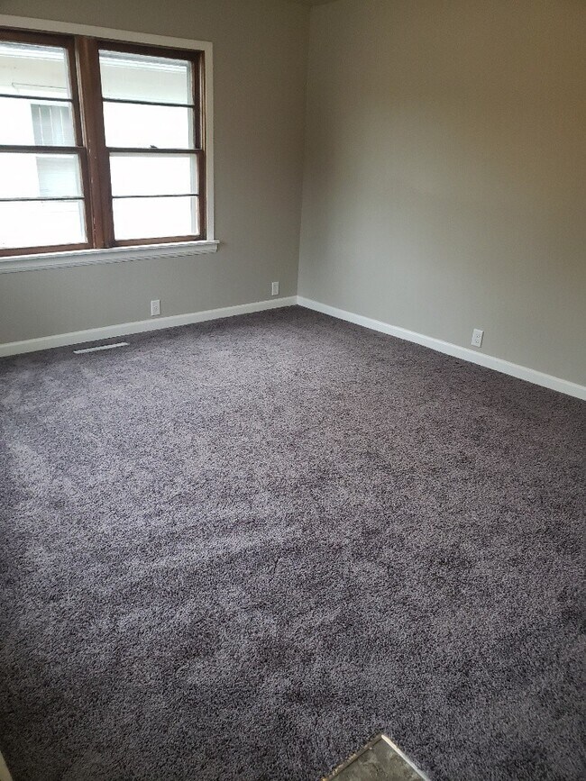 Building Photo - N 3rd Duplex