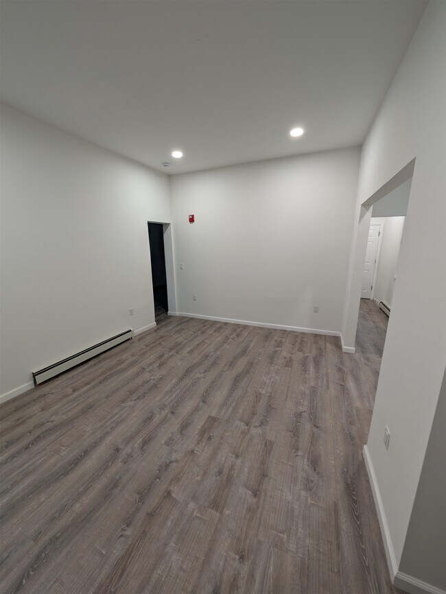 Building Photo - 10 Sherman Pl