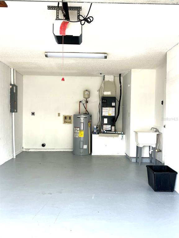 Building Photo - 36 Rainstone Ln