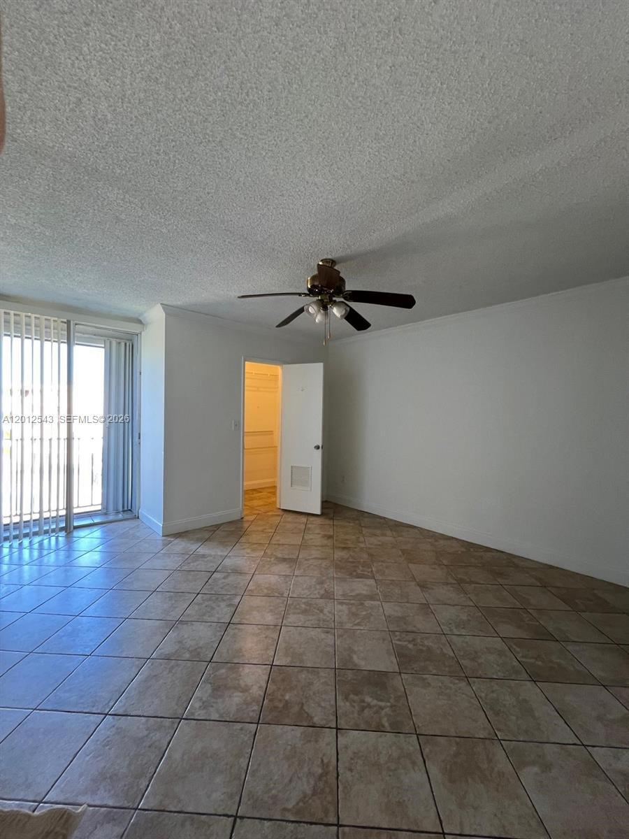 Building Photo - 9210 Fontainebleau Blvd