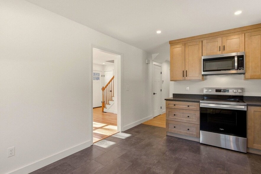 Building Photo - 29 Lovell