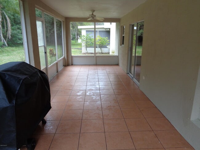 Building Photo - 1677 Sawgrass Dr SW