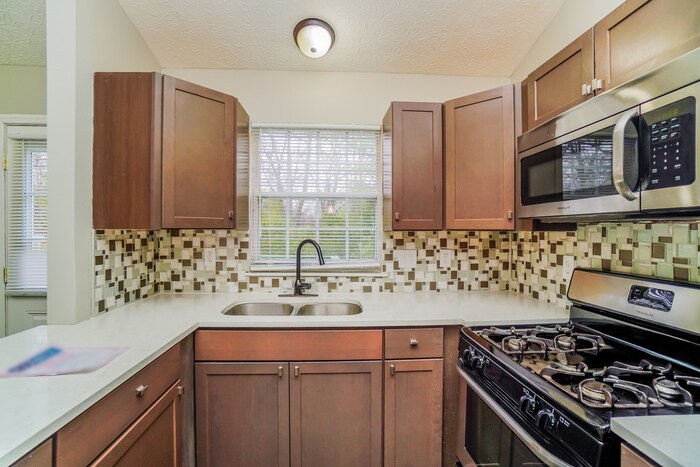 Building Photo - 1486 Tall Meadows Dr
