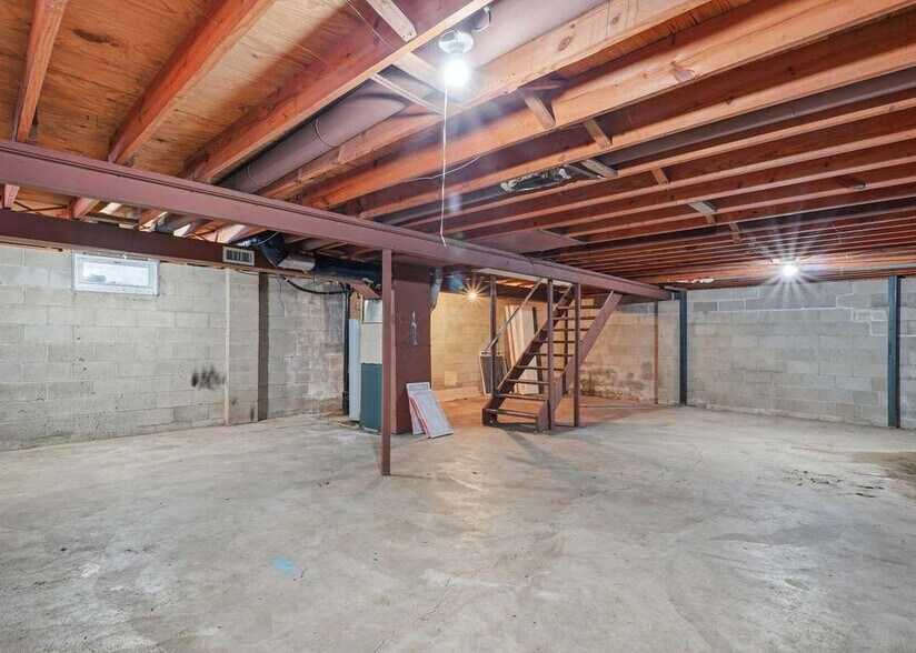 Building Photo - 2526 Queenswood Dr