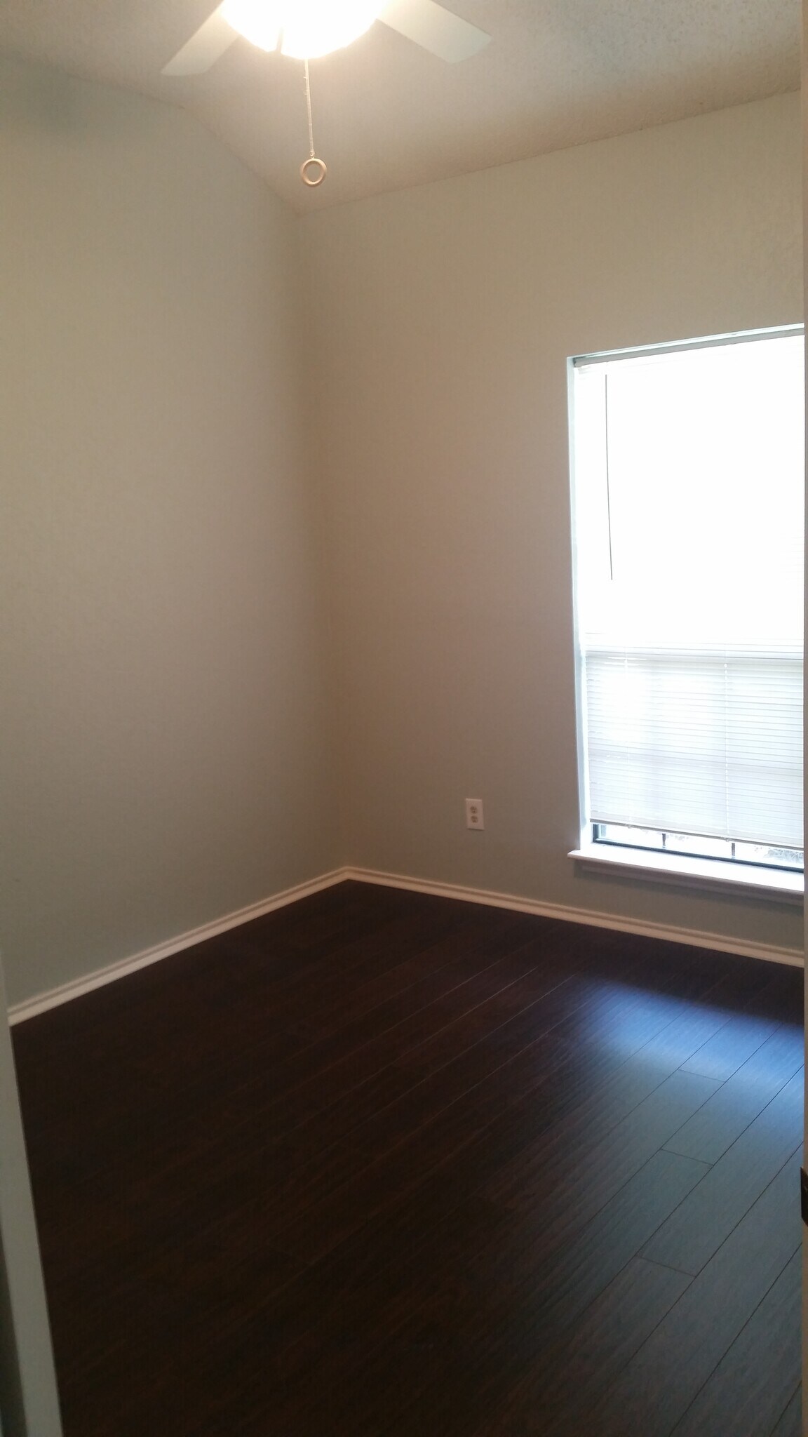 Building Photo - 206 Tomahawk Dr