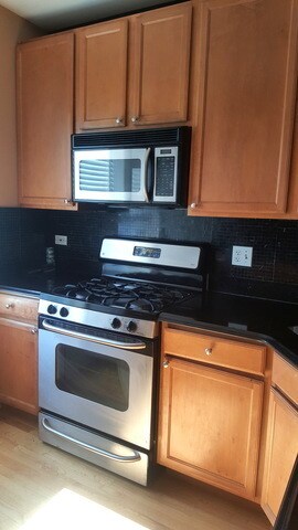 Building Photo - 5150 N Avers Ave