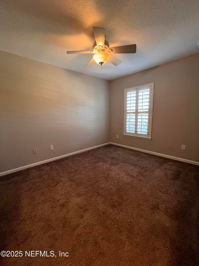Building Photo - 3875 Buckthorne Dr