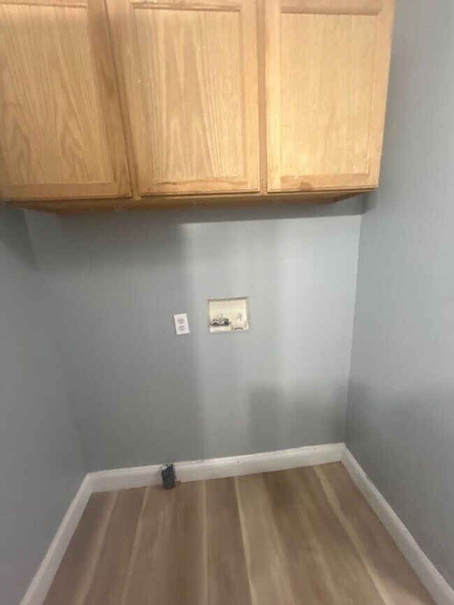 Building Photo - Coming soon!! 3 Bedroom 1 Bath