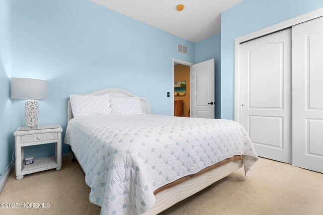 Building Photo - 254 Hawthorne Ln