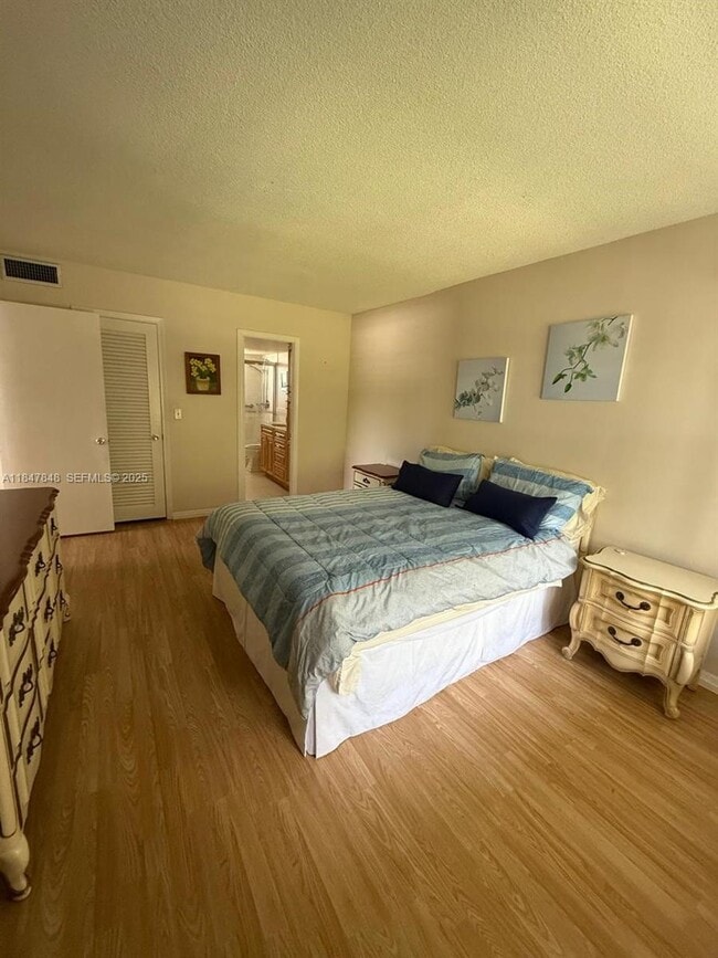 Building Photo - 4025 N Federal Hwy