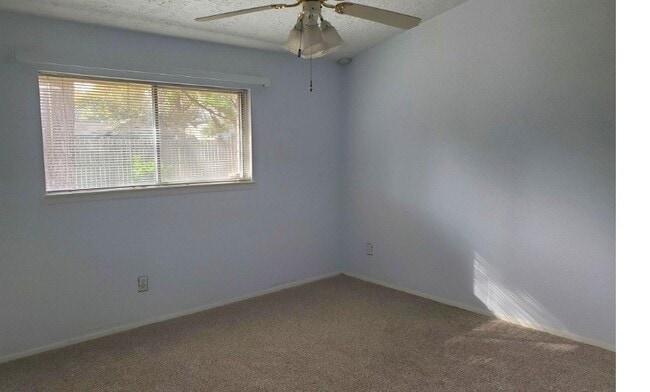 Building Photo - 5226 Moonshadows Dr