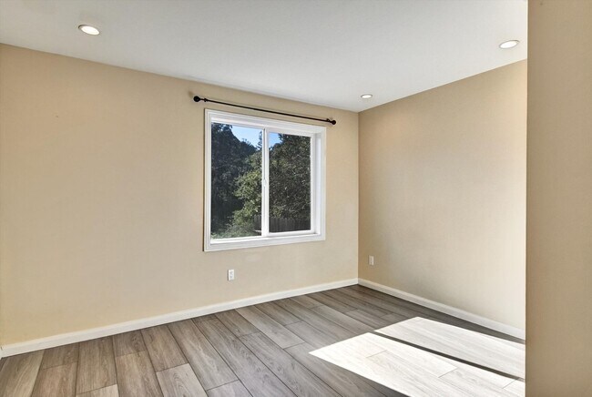 Building Photo - Millbrae 2BR / 2BA Apartment with Private Entrance, Huge Patio & Parking – Near BART, Caltrain & SFO