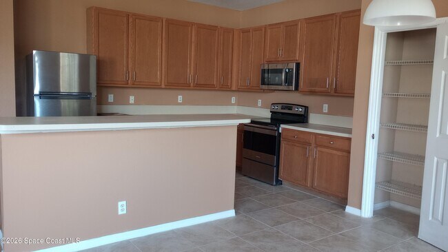 Building Photo - 561 Lambert St SW