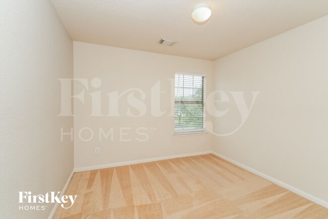 Building Photo - 29206 Legends Beam Dr