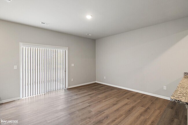 Building Photo - 51410 Tides Dr