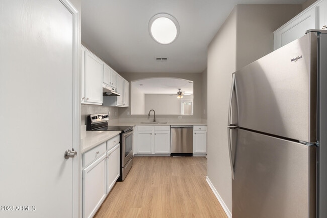 Building Photo - 7119 S 23rd Ln