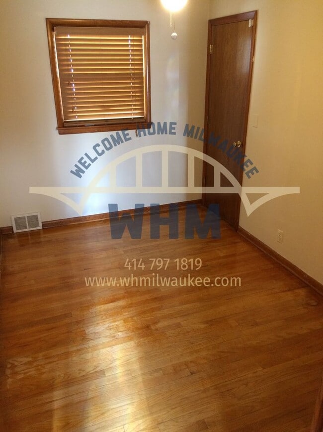 Building Photo - 7126 W Tallmadge Pl