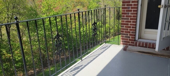 Building Photo - 50 Freedom Hollow