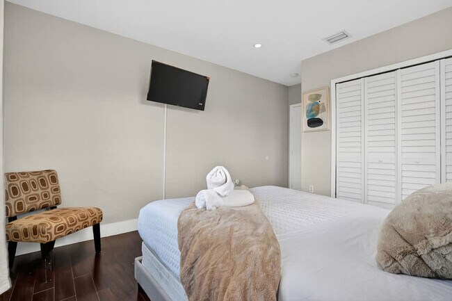 Building Photo - 5161 SW 159th Ct