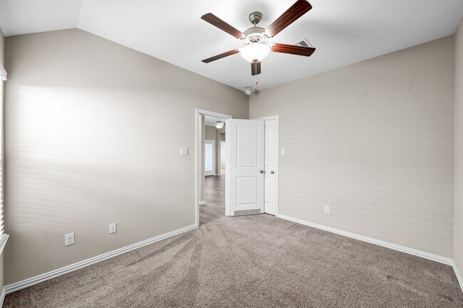 Building Photo - 2372 Old Stone Dr