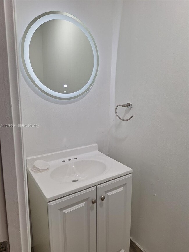 Building Photo - 3512 Estepona Ave