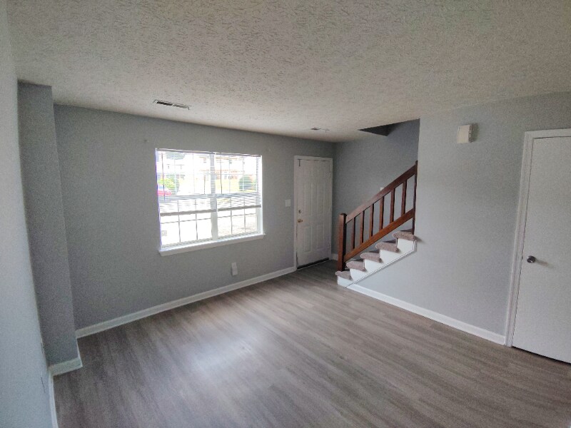 Building Photo - 25 Fonda Dr