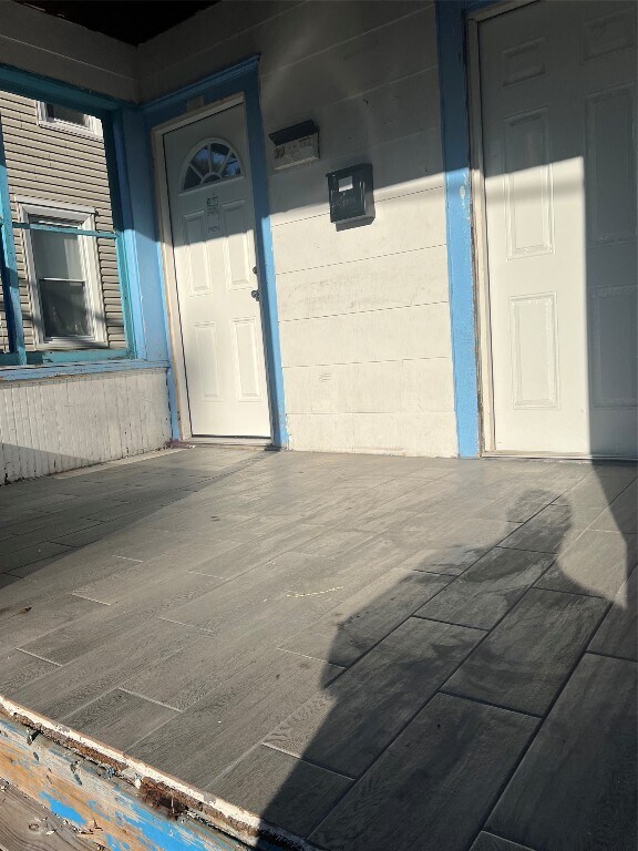 Building Photo - 207 St Charles St