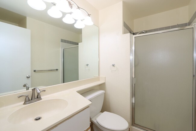Building Photo - 2/2/2 Westview at Makakilo upstairs unit