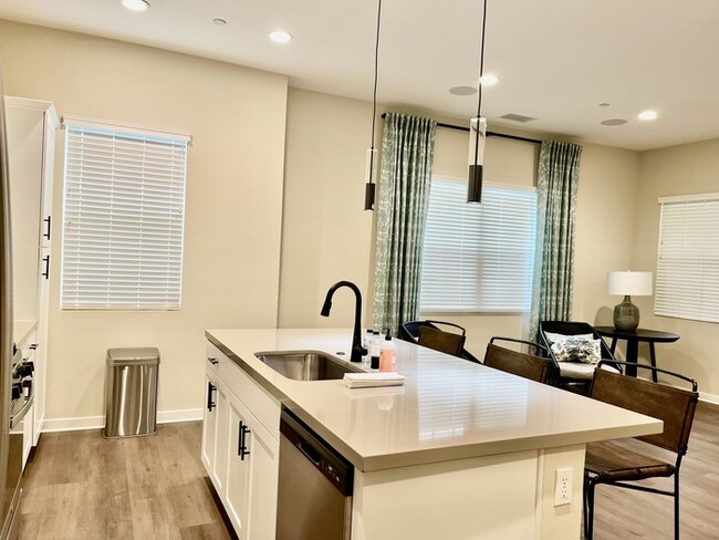 Building Photo - Brand New Custom MODEL 3 Bedroom 2.5 bath ...