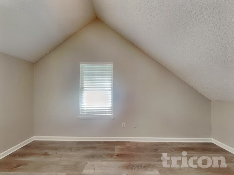 Building Photo - 2378 Iron Horse Dr
