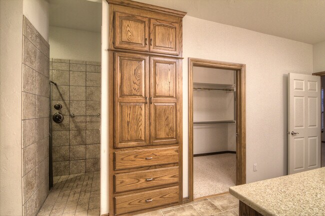 Building Photo - Regency Pointe Addition- Community Pool- 3169  Sq. Ft. Home - Large Safe Room- Edmond Schools