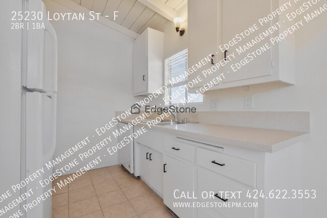 Building Photo - 25230 Loytan St