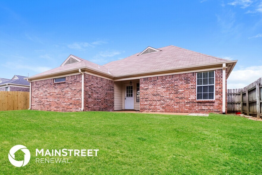 Building Photo - 1136 Breezy Valley Dr