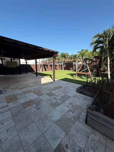 Building Photo - 1535 SW 145th Ave