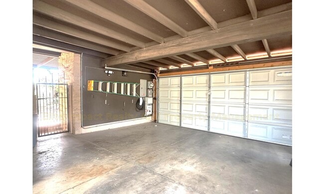 Building Photo - 5253 N Tigua Dr