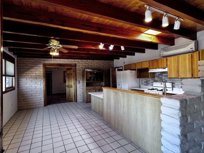 Building Photo - 5 Oriente Ct