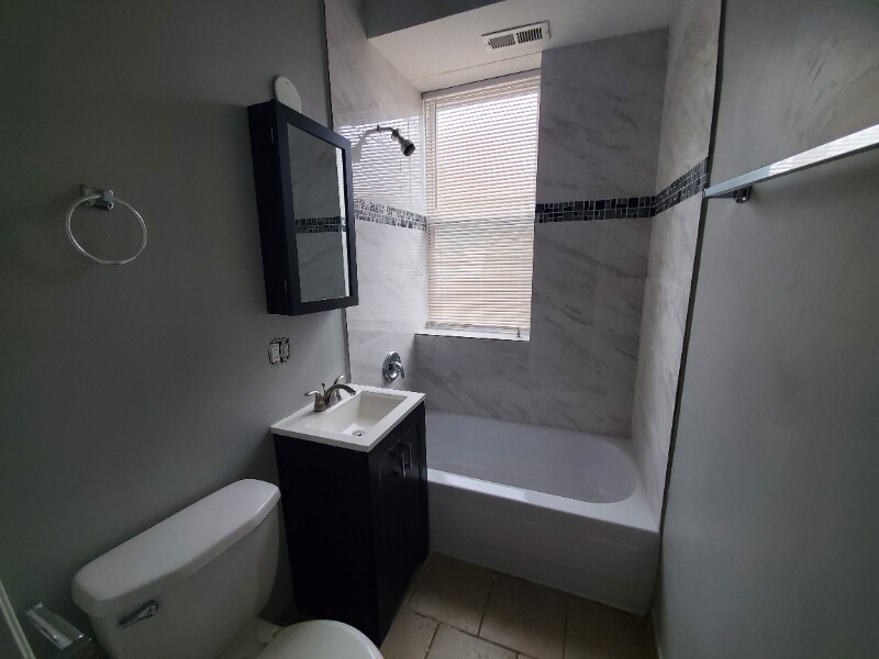 Building Photo - 4034 W Palmer St