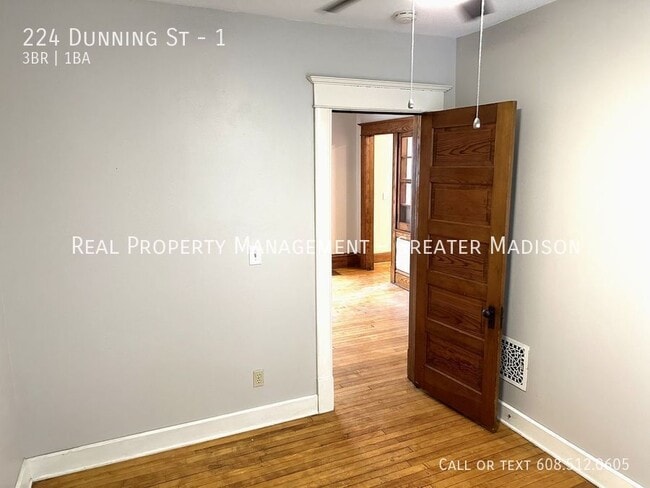 Building Photo - 224 Dunning St