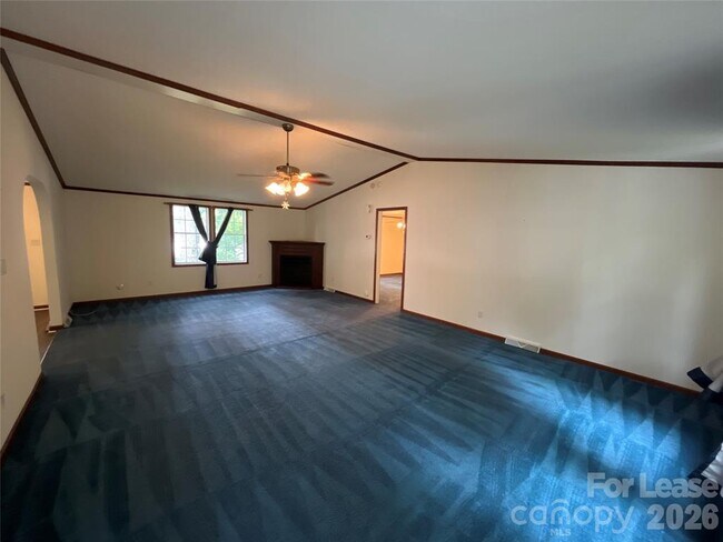 Building Photo - 447 Kemp Rd