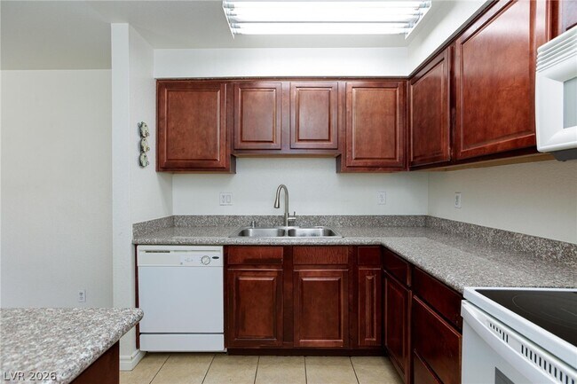 Building Photo - 5240 Indian River Dr