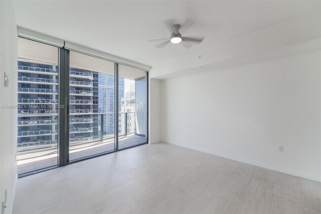 Building Photo - 1000 Brickell Plaza