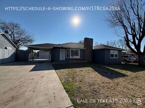 Building Photo - Beautifully Upgraded 3 Bedroom Home