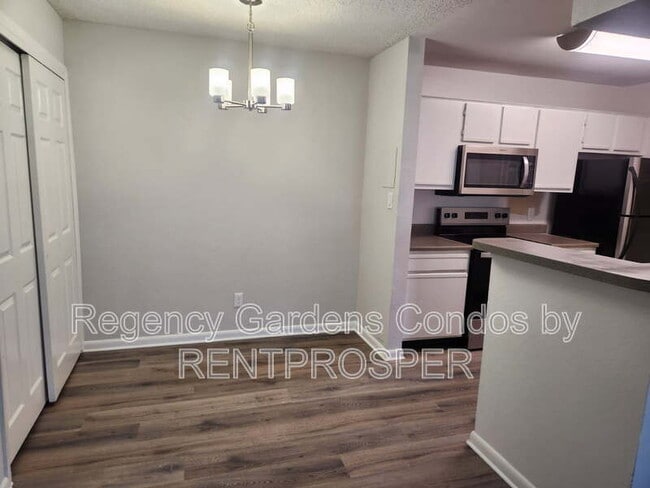 Building Photo - 5533 Chrishire Way