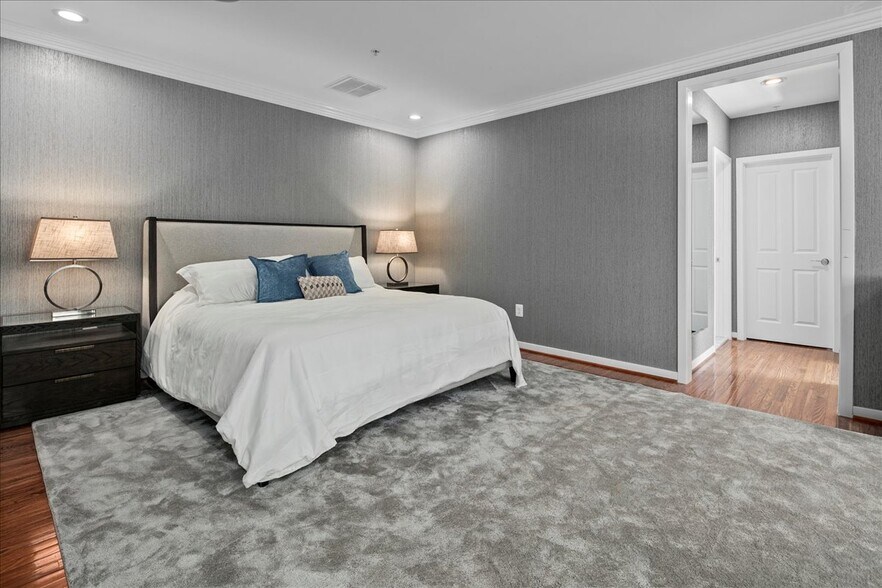 Building Photo - 2863 11th St N