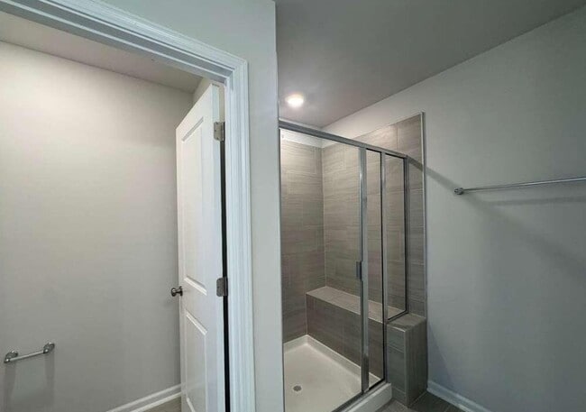 Building Photo - 5014 Pufa St