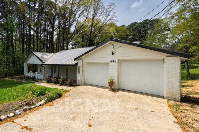 Building Photo - 430 Laird Ave