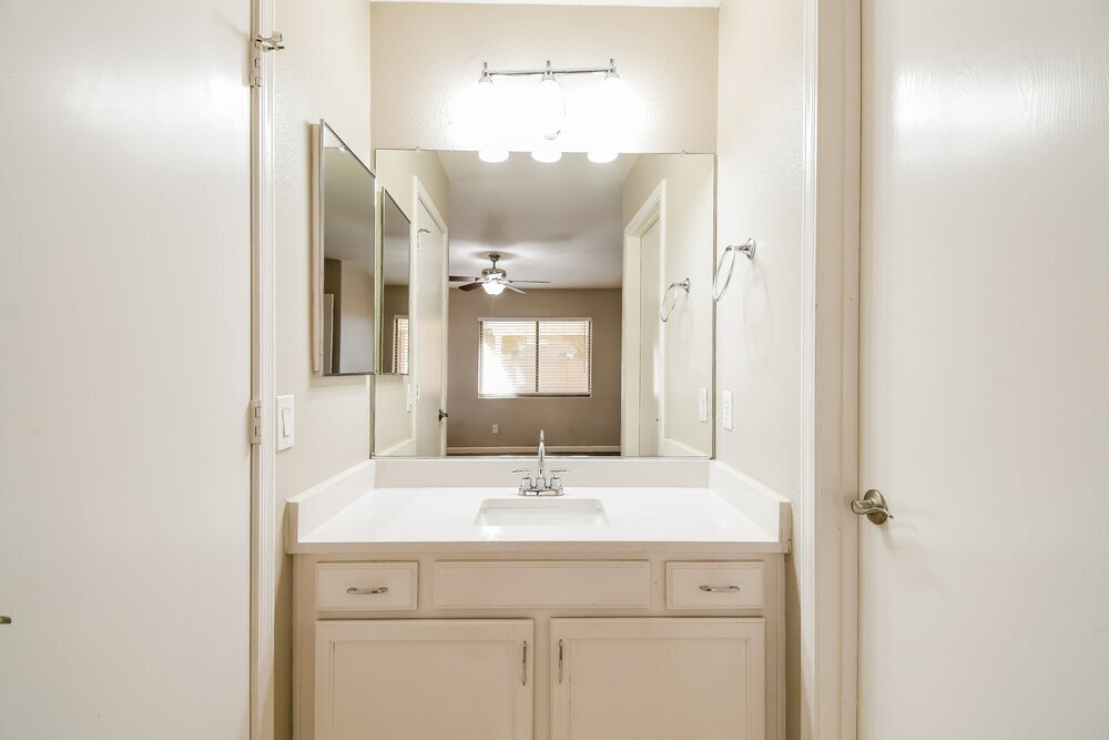 Building Photo - 438 N Opal